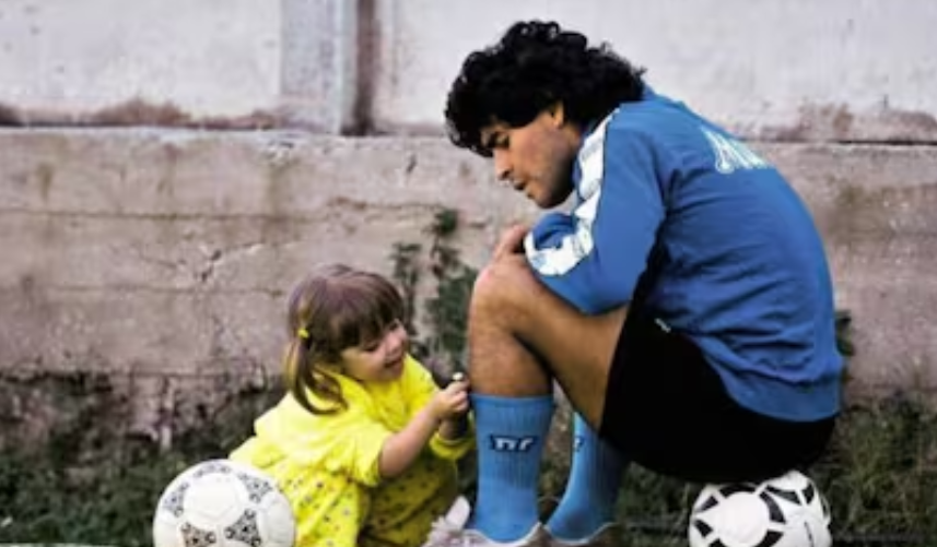 Dalma Maradona zbulon dhuratën më të çuditshme të Diegos: Ia ktheva dhe ai u zemërua Dalma Maradona zbulon dhuratën më të çuditshme të Diegos: Ia ktheva dhe ai u zemërua