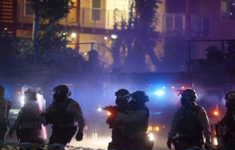 Trumpi dërgon Gardën Kombëtare në Los Angeles pas përleshjeve të dhunshme Trumpi dërgon Gardën Kombëtare në Los Angeles pas përleshjeve të dhunshme