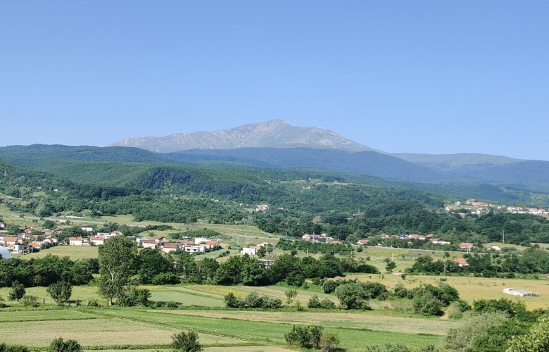 Moti sot me diell dhe vranësira të shpërndara Moti sot me diell dhe vranësira të shpërndara