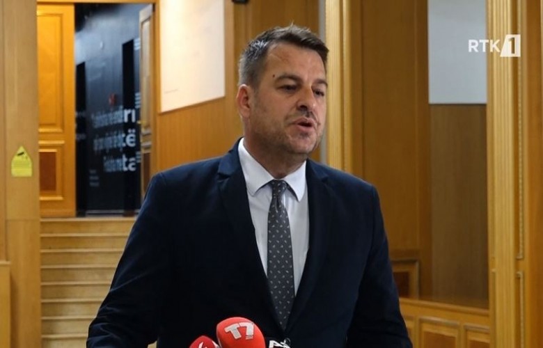 Muja: Opozita e ka qëllimin për të bllokuar formimin e qeverisë ‘Kurti 3’ Muja: Opozita e ka qëllimin për të bllokuar formimin e qeverisë ‘Kurti 3’