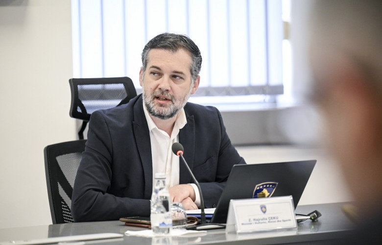 Hajrulla Çeku zyrtarizohet si kandidat i Vetëvendosjes për Prishtinën Hajrulla Çeku zyrtarizohet si kandidat i Vetëvendosjes për Prishtinën