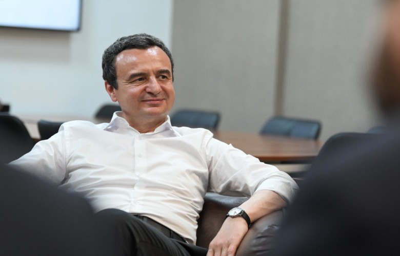 Pas aktgjykimit të Kushtetueses, Kurti fton në takim krerët politike Pas aktgjykimit të Kushtetueses, Kurti fton në takim krerët politike
