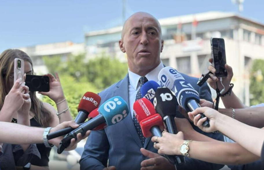 Haradinaj akuzon Kurtin për “mashtrim politik”: Gjithë ne tjerët jemi peng i tij Haradinaj akuzon Kurtin për “mashtrim politik”: Gjithë ne tjerët jemi peng i tij
