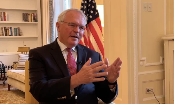 Hill: Fakti që kemi interesa në Serbi s’do të thotë që jemi kundër Kosovës Hill: Fakti që kemi interesa në Serbi s’do të thotë që jemi kundër Kosovës