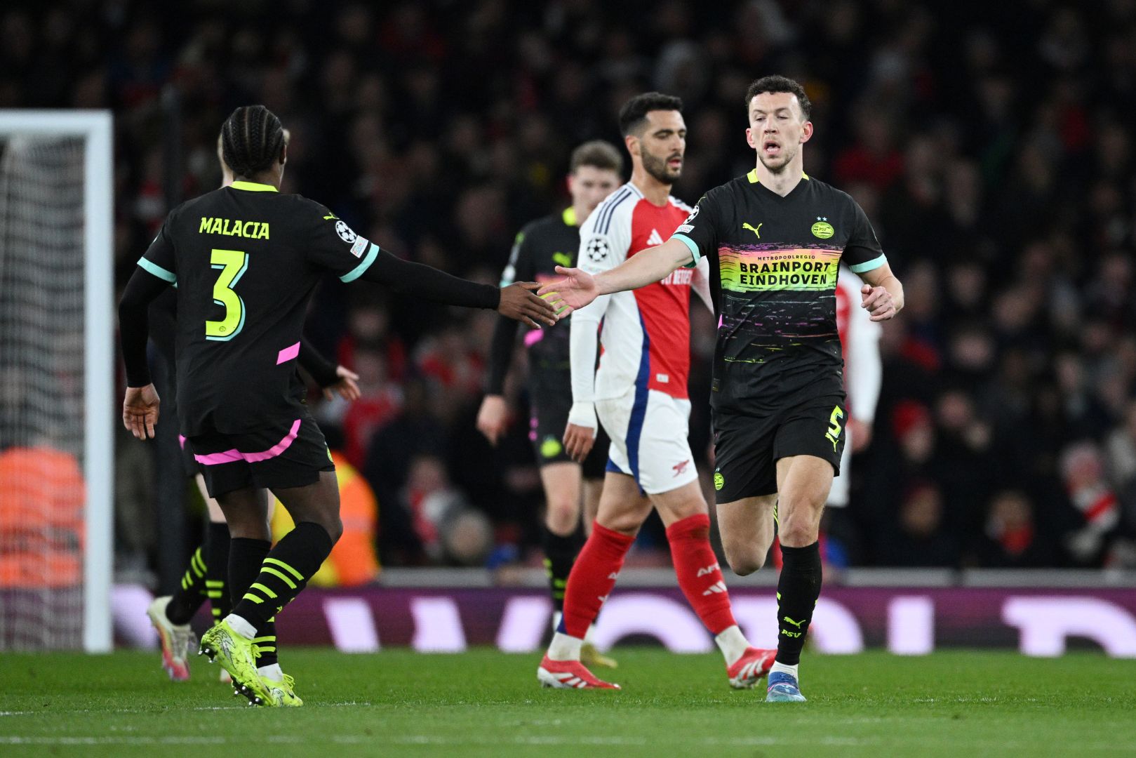Flick e do në Barcelonë, Perisiç merr ofertë tunduese nga PSV-ja Flick e do në Barcelonë, Perisiç merr ofertë tunduese nga PSV-ja