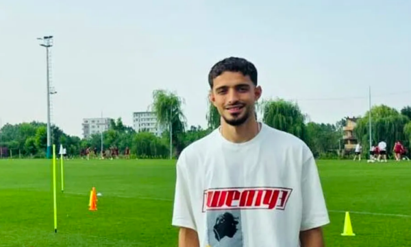 Albion Rrahmani viziton Rapidin dhe ndez shpresat e tifozëve për rikthim Albion Rrahmani viziton Rapidin dhe ndez shpresat e tifozëve për rikthim