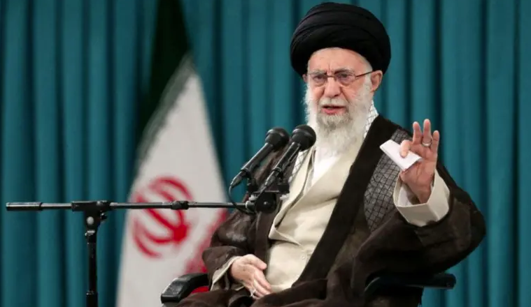 Udhëheqësi suprem i Iranit paralajmëron Trump: Dëme të pariparueshme nëse SHBA bashkohet me sulmet izraelite Udhëheqësi suprem i Iranit paralajmëron Trump: Dëme të pariparueshme nëse SHBA bashkohet me sulmet izraelite