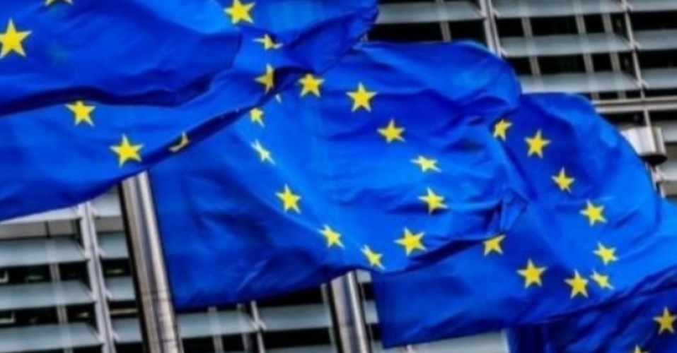 Në Bruksel po zhvillohet një takim trepalësh Në Bruksel po zhvillohet një takim trepalësh