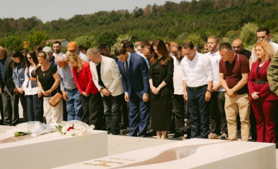 Krasniqi në Prekaz: Nga këtu, para së gjithash, i ka rrënjët liria Krasniqi në Prekaz: Nga këtu, para së gjithash, i ka rrënjët liria
