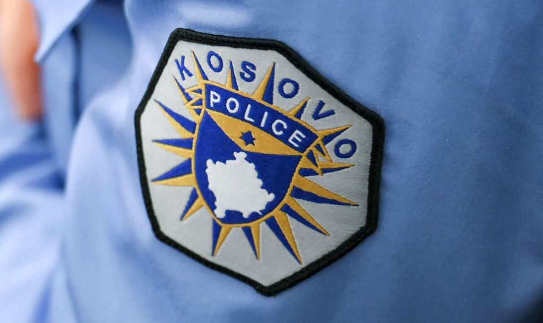 Suspendohen tre policë pas incidentit ndaj eskortës së Kurtit në Skenderaj Suspendohen tre policë pas incidentit ndaj eskortës së Kurtit në Skenderaj