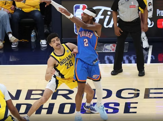 Oklahoma surprizon në Indianapolis, barazohet seria e finaleve në NBA Oklahoma surprizon në Indianapolis, barazohet seria e finaleve në NBA