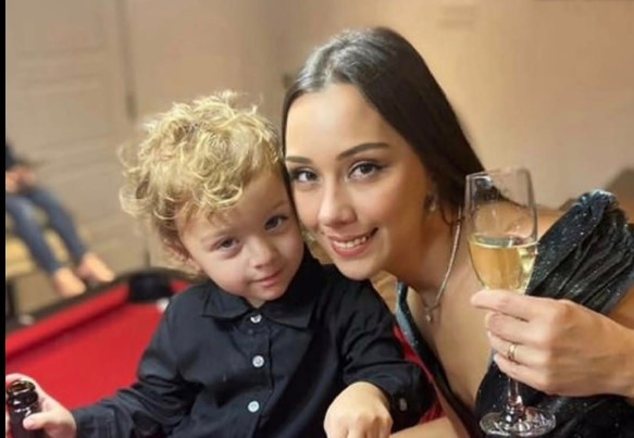 Tragjedia e familjes nga Deçani: Dyshohet se nënë e djalë u mbytën në pishinë Tragjedia e familjes nga Deçani: Dyshohet se nënë e djalë u mbytën në pishinë