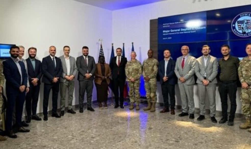Ushtria e Iowa-s dhe Kosova thellojnë bashkëpunimin në fushën e mbrojtjes Ushtria e Iowa-s dhe Kosova thellojnë bashkëpunimin në fushën e mbrojtjes