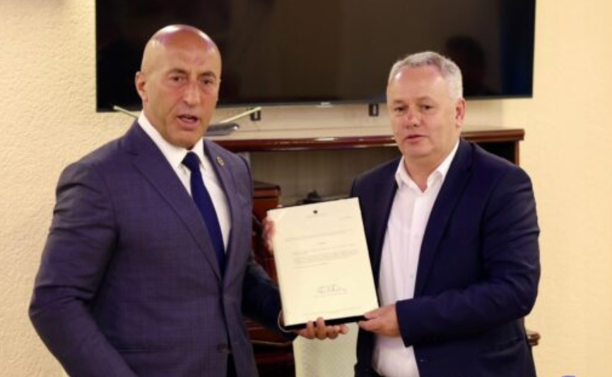 Haradinaj njofton se Agron Kuçi do të jetë kandidat i AAK’së për kryetar të Junikut Haradinaj njofton se Agron Kuçi do të jetë kandidat i AAK’së për kryetar të Junikut