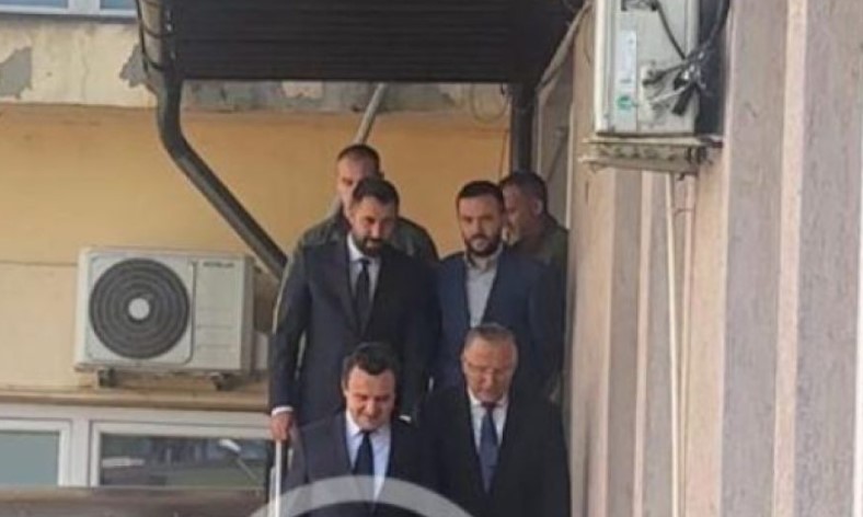PDK dhe VV mohojnë se takimi mes Hamzës dhe Kurtit kishte të bënte me ngërçin institucional PDK dhe VV mohojnë se takimi mes Hamzës dhe Kurtit kishte të bënte me ngërçin institucional