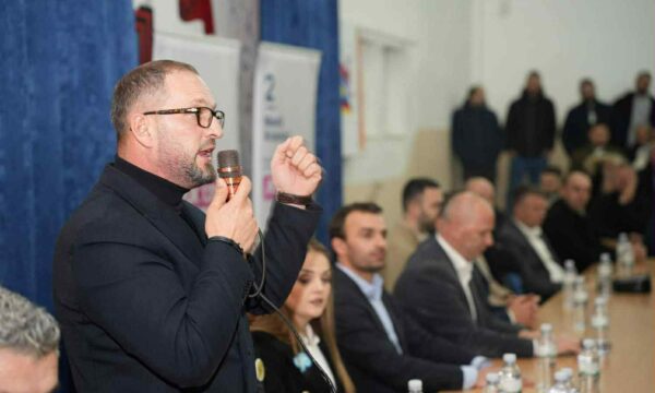 E mori miratimin e Kryesisë së PDK’së për të garuar në Drenas, reagon Petrit Hajdari: I ftoj të gjithë për unifikim E mori miratimin e Kryesisë së PDK’së për të garuar në Drenas, reagon Petrit Hajdari: I ftoj të gjithë për unifikim