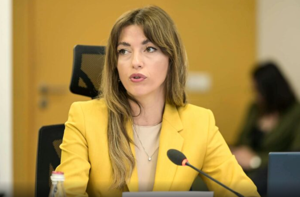 Haxhiu reagon pas raportimeve për pranimin e provave serbe nga Specialja: Dyshime serioze për paanshmërinë e gjyqtarëve