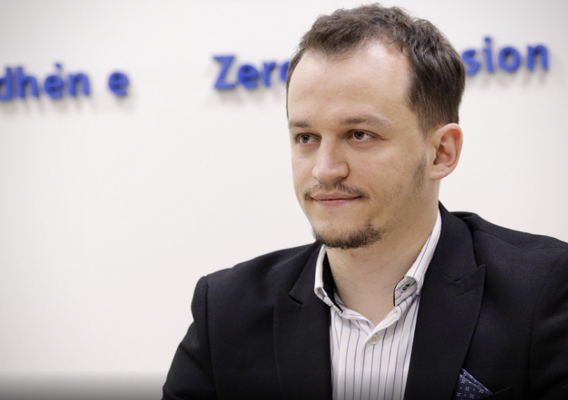 Cakolli: Kryesuesi Dehari sërish e mbylli seancën në mënyrë arbitrare