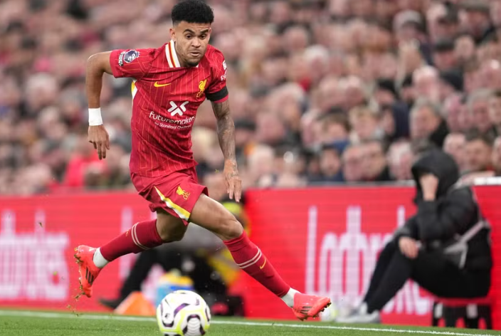 Liverpool-i pranon ofertën, Diaz drejt Bayern-it