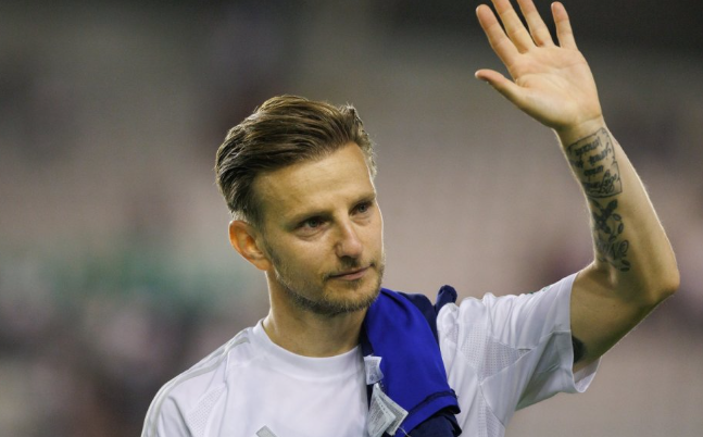 Raktiç pensionohet mes emocioneve dhe lotëve