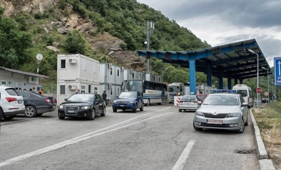 Pritje deri në 40 minuta në Dheu i Bardhë, më pak në pikat tjera kufitare