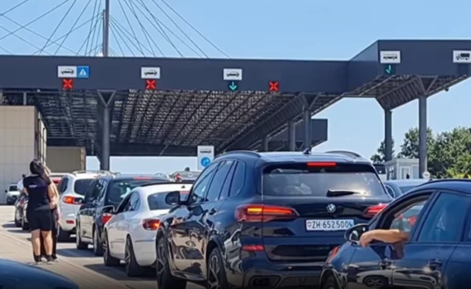 Pritje deri në një orë te “Dheu i Bardhë” për të hyrë në Kosovë