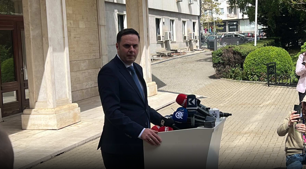 Abdixhiku pas takimit: Presim që zgjidhja të bëhet nëpërmjet insistimit për shumicë politike