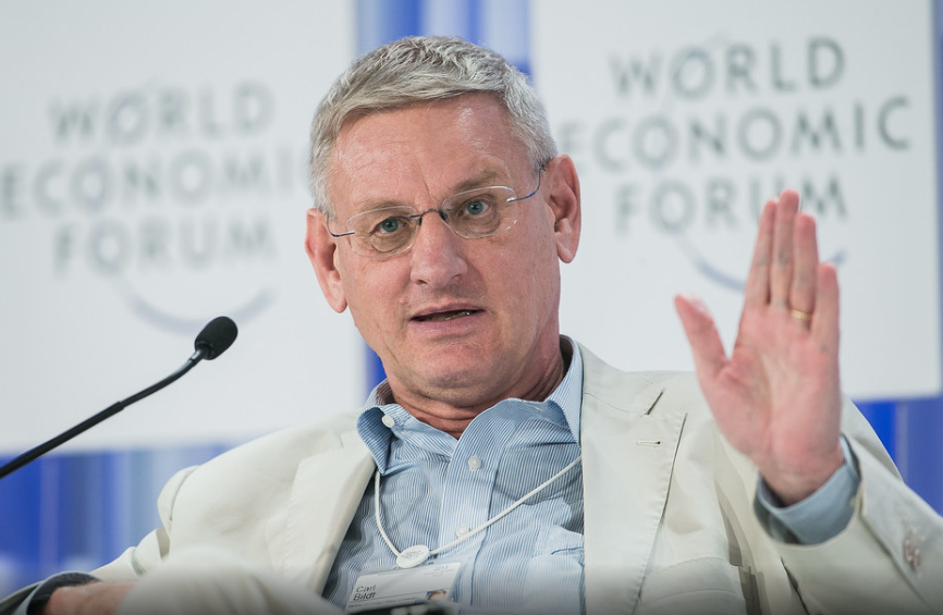 Bildt: Bllokada politike ka dëmtuar besueshmërinë e shtetit të Kosovës, kjo është keq për të gjithë