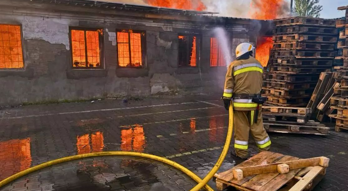 Rusia lëshon një numër rekord dronësh kamikazë dhe raketash drejt Ukrainës, të paktën 5 të vrarë
