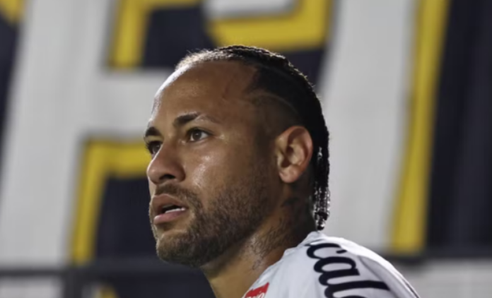Neymar shpërthen pas humbjes: Nëse po i bëj dëm Santosit, do largohem vetë Neymar shpërthen pas humbjes: Nëse po i bëj dëm Santosit, do largohem vetë