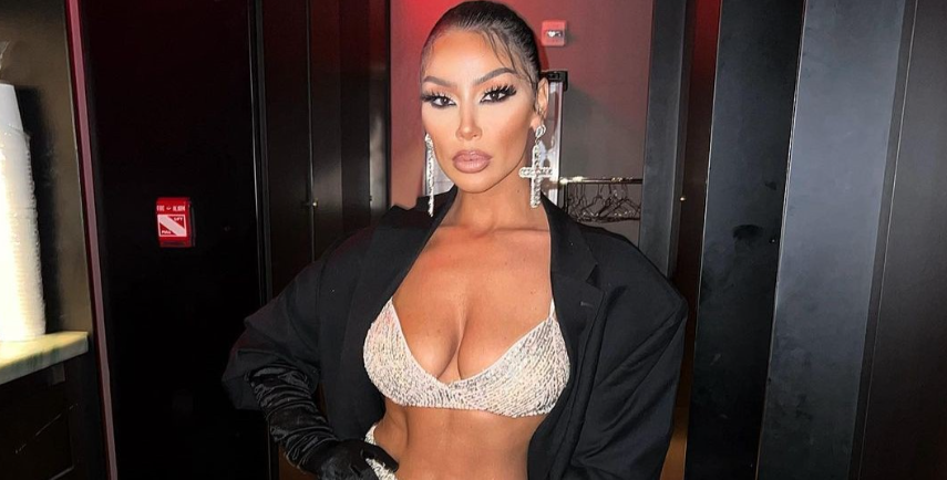 Zjarri i verës: Flaka Krelani me foto të nxehta