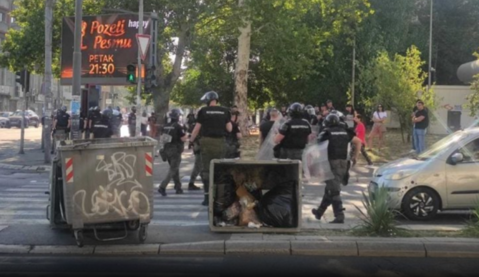 Protesta të mëdha në disa qytete të Serbisë