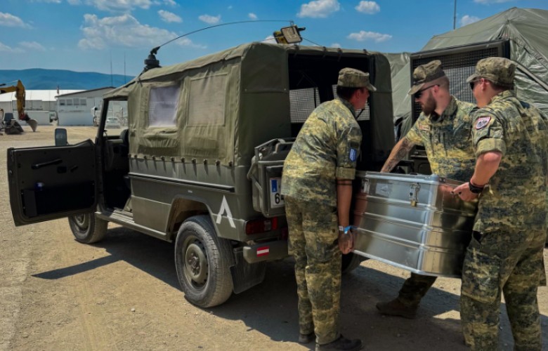 Ushtarët shqiptarë dhe austriakë dislokohen në KFOR