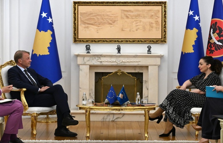 Osmani pret Orav, flasin për ndikimin e ngërçit përballë raporteve me BE-në