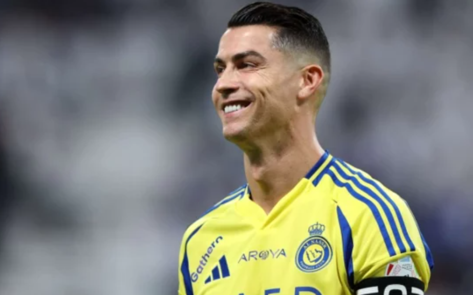 Cristiano Ronaldo i kërkon Al-Nassrit që të nënshkruajë me lojtarin e Barcelonës Cristiano Ronaldo i kërkon Al-Nassrit që të nënshkruajë me lojtarin e Barcelonës