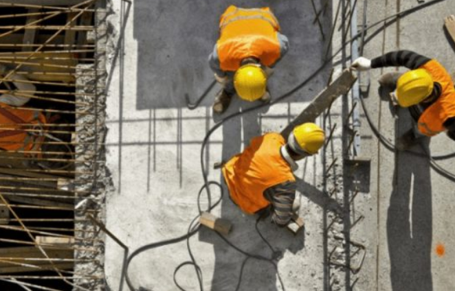 Tragjike: Bien nga lartësia, vdesin dy punëtorë ndërtimi në Gjakovë