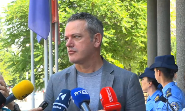 Gashi: E komplikuar që Limaj të bëhet kryeparlamentar, është edhe në listë të zezë