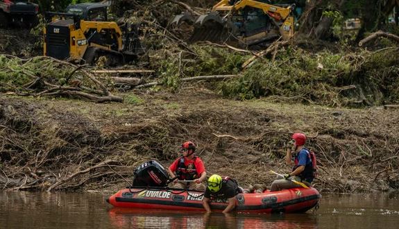 Rritet mbi 100 numri i viktimave nga përmbytjet në Teksas