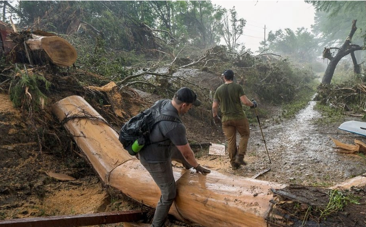 Rritet bilanci i viktimave nga përmbytjet në Teksas, zyrtarët paralajmërojnë stuhi të tjera
