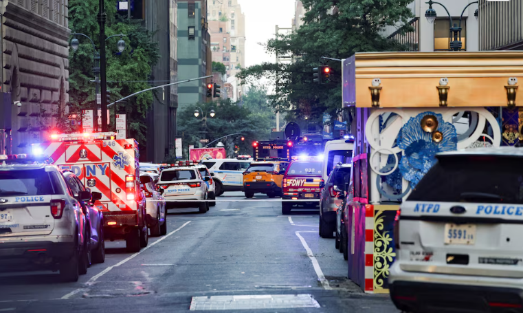 Sulm me armë në Midtown Manhattan, vriten 4 persona, mes tyre dhe një polic