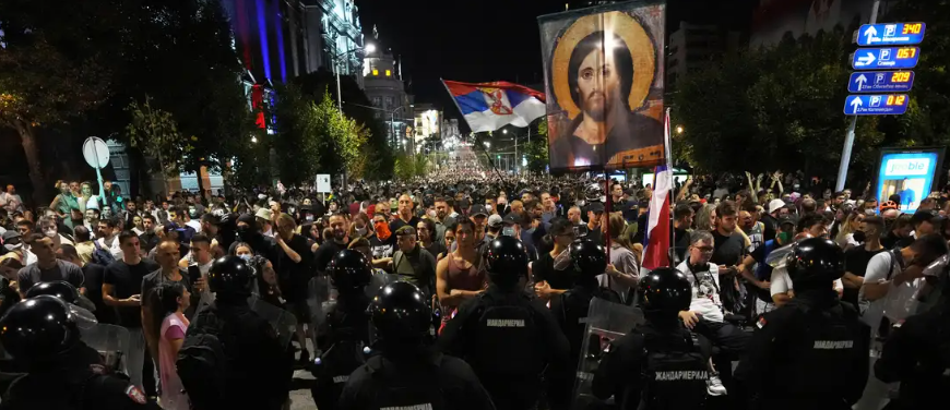 Protestat zgjerohen, Vuçiqi kërcënon