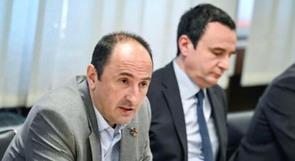 REL: Ndarje në LVV, partia përballet me dezertime të nivelit të lartë – si mund të reagojë elektorati?