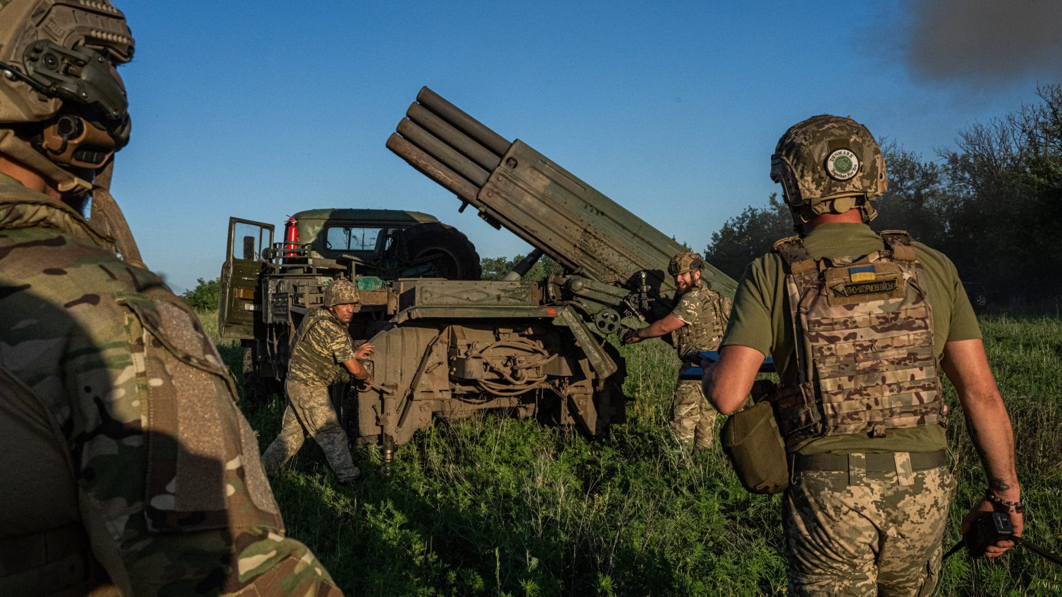 SHBA miraton shitjen e armëve për Ukrainën me vlerë 825 milionë dollarë