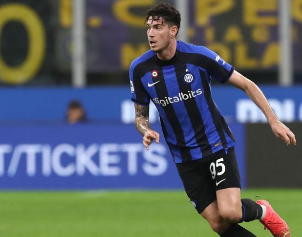 Chelsea “sulmon” Interin me 50 milionë euro për Bastonin, refuzimi është i menjëhershëm