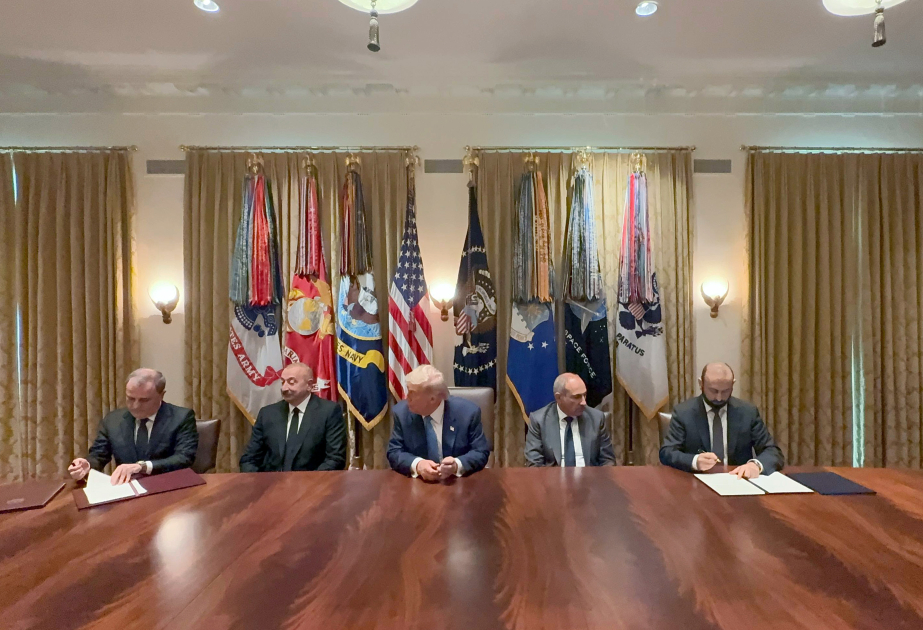 Azerbajxhani dhe Armenia nënshkruajnë marrëveshje paqeje në Shtëpinë e Bardhë