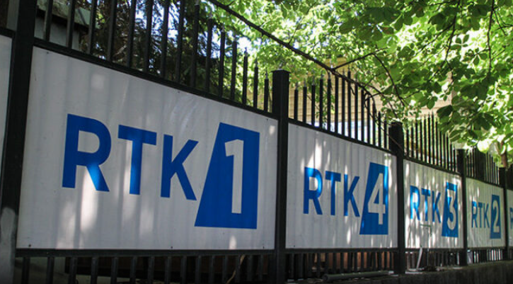 Gazetarja e RTK-së, Kurtit: Ju paguheni për mospunë, unë me kimioterapi punoj dhe s’paguhem