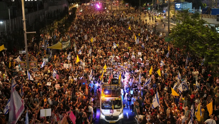 Mijëra protestues në Tel Aviv kërkojnë përfundimin e luftës në Gaza dhe lirimin e pengjeve