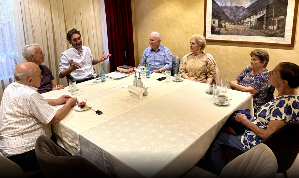 Uran Ismaili takon pensionistët e Prishtinës: Gjenerata e artë meriton respekt