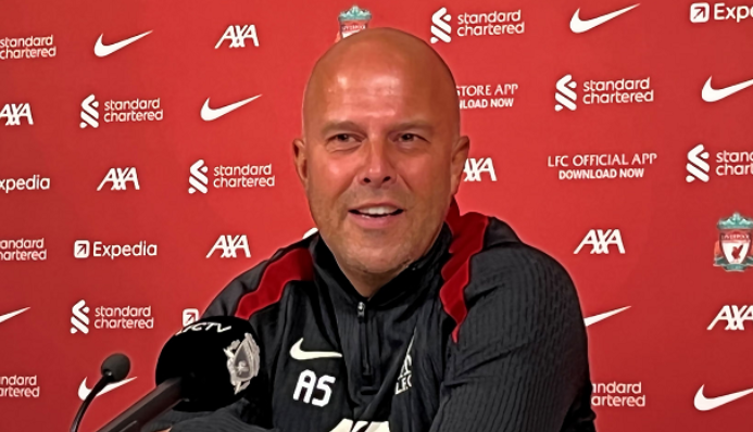 Liverpool dominon merkaton, Slot: Po vlerësojmë mundësi të tjera