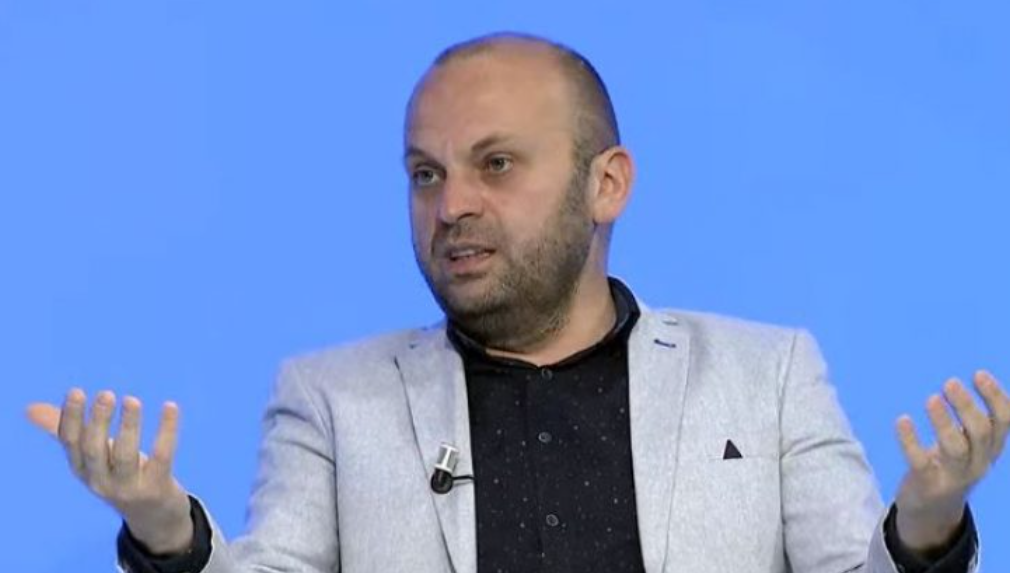 Mushkolaj: Dimal Basha është bashkautor i një propagande monstruoze kundër UÇK-së, duhet të japë përgjegjësi Mushkolaj: Dimal Basha është bashkautor i një propagande monstruoze kundër UÇK-së, duhet të japë përgjegjësi